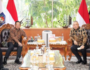 Mendagri dan Menhub Bahas Pengamanan hingga Pengendalian Inflasi Jelang Nataru