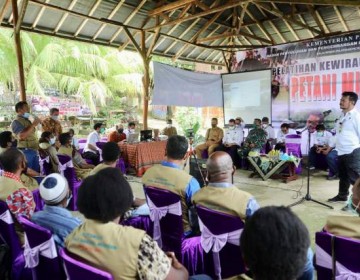 Gelar Pelatihan Kewirausahaan Petani Milenial, Kementan Dorong Pertanian Papua Barat Unggul