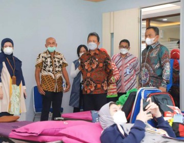 Semarakkan HUT ke-22, KKP Bersama PMI Gelar Donor Darah