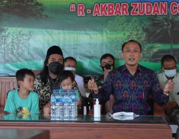 Dengan Pendekatan Yang Santun, Dirjen Dukcapil Berhasil Selesaikan Akta Lahir Anak Dengan Nama Terpanjang Di Tuban