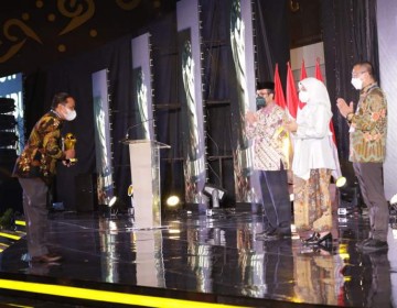 Hari Migran Internasional 2021, Menaker Serahkan Indonesian Migrant Worker Awards