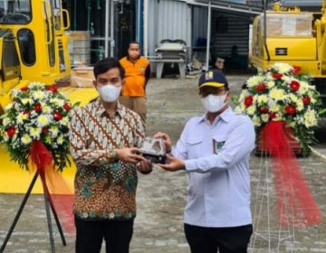 Kementerian PUPR Serahkan Alat Berat Pengolah Sampah Menjadi Energi Listrik TPA Putri Cempo