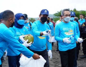 Menteri Trenggono: Laut Bukan Keranjang Sampah!