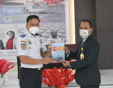 Kemenhub Kenalkan Tol Laut Pada Mahasiswa Papua