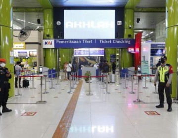 Kereta Api Jarak Jauh dari Stasiun Gambir Berhenti Di Stasiun Jatinegara Khusus Senin 11 April 2022