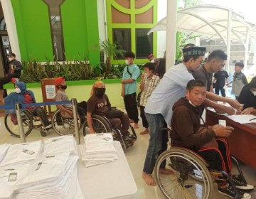 Belanja Pakaian Lebaran di Tanah Abang, Cukup Bayar Pakai Doa 