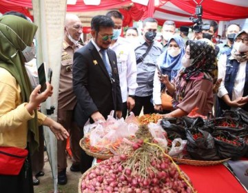 Mentan SYL Buka Pasar Tani Jamin Ketersediaan Pangan Hingga Idul Fitri di Sulsel