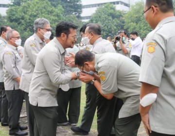 Hari Pertama Kerja, Mentan SYL Ajak Pegawai Lebih Semangat