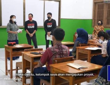 Jadi Guru Tamu, Mendikbudristek Masuk Kelas Bersama Desta