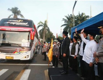 Pj. Gubernur Al Muktabar Lepas Jamaah Haji Kloter Pertama Provinsi Banten