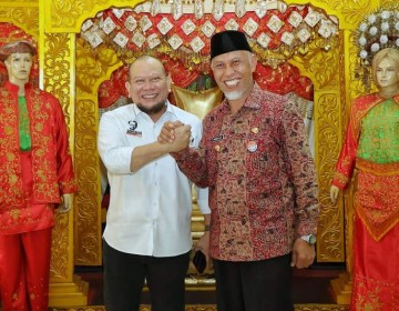 Dukung Perkembangan Batik Pesisir Selatan, LaNyalla: Bisa Bantu Pulihkan Ekonomi