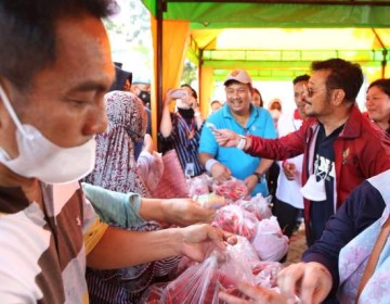 Kementan Gelar Pasar Murah dan Bagi Gratis Benih Cabai di TTIC Pasar Minggu