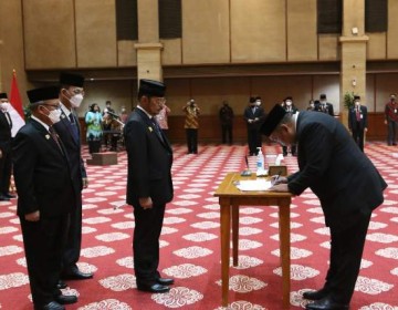 Mentan SYL Lantik Andi Nur Alam Syah Jadi Dirjen Perkebunan