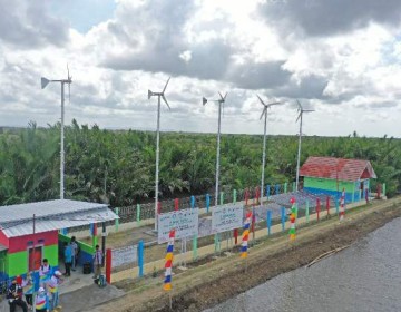 Desa Energi Berdikari Cilacap, Hadirkan Green Energy Bertenaga Surya dan Angin