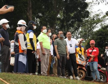 Mendagri dan Mensesneg Tinjau Area Revitalisasi TMII