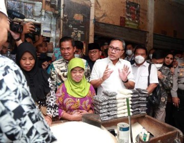 Dampingi Mendag ke Pasar Rau, Pj Gubernur Al Muktabar : Harga Komoditas Stabil