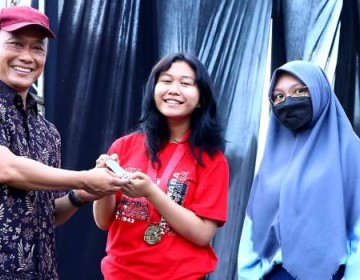 HUT ke-80 SMAN 3 Yogyakarta, Dukcapil Goes To School Jemput Bola Rekam KTP-el Pemilih Pemula