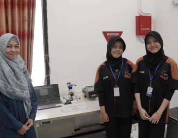 Manfaatkan KiDi IoT, Siswa SMK di Cirebon Ciptakan Robot Arm dan Aplikasi Smart Home