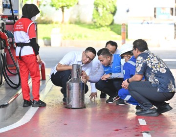 Dirut Pertamina Cek Langsung Kualitas BBM di SPBU, Gandeng Lembaga Independen