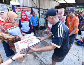 Relawan Pertamina Peduli Bantu Warga Terdampak Banjir Bekasi