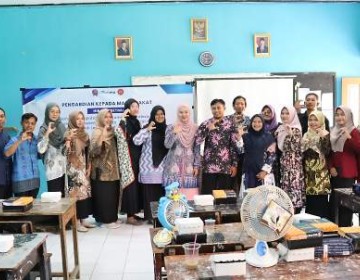 Wujudkan Pendidikan Berkualitas, Tim Dosen UMC Lakukan Abdimas di SMP Muhammadiyah Lemah Abang Cirebon