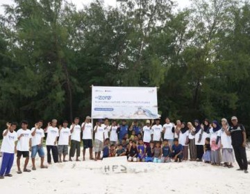 Peringati Hari Kura-Kura dan Penyu Sedunia, Telkom Lepas 200 Anak Penyu di Kapoposang, Sulawesi Selatan