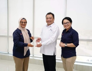 Wujudkan Pengalaman Pelanggan Terbaik, Direksi Telkom Kunjungi Pelanggan dan Tinjau Infrastruktur Digital di Surabaya
