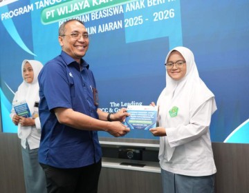 WIKA Berikan Beasiswa Pendidikan ke 161 Anak Berprestasi