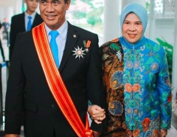Mentan Amran Terima Anugerah Bintang Mahaputra Adipurna dari Presiden Prabowo