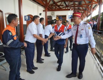 Direksi Baru KAI Tinjau Lintas Jawa, Perkuat Layanan dan Keselamatan Kereta Api