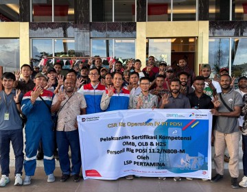 49 Putra Papua Raih Sertifikasi Migas Bersama Pertamina Drilling