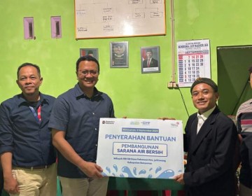Telkom Bangun Sarana Air Bersih untuk Masyarakat Adat Bonokeling di Banyumas