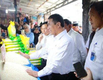 Harga Beras Mulai Turun, Mentan Amran Sidak Pasar Panorama Bengkulu