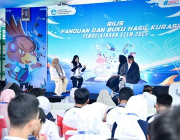 Guru Lebih Kreatif, Siswa Lebih Aktif: Kemendikdasmen Hadirkan Panduan dan Buku Kurasi STEM 2025