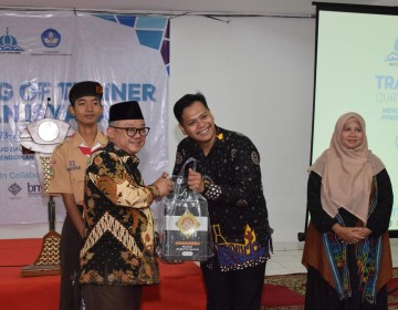 Kemendikdasmen Tegaskan Komitmen Pendidikan Bermutu untuk Semua Melalui Pelatihan Al Qur’an Isyarat