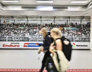 Wisatawan Mancanegara Mulai Datang, Antusias Hadir di Pertamina Grand Prix of Indonesia 2025