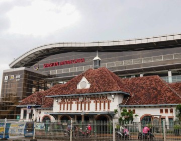KAI Daop 1 Jakarta Lakukan Rekayasa Operasi KA Jarak Jauh dengan BLB di Stasiun Jatinegara dalam Rangka Perayaan HUT TNI ke-80