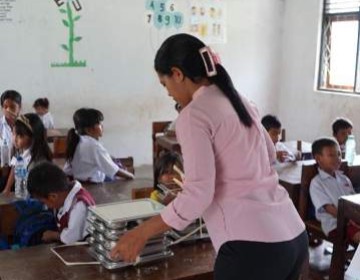 Demi MBG, Siswa di Sumba Barat Daya Tetap Masuk Sekolah Meski Tak Enak Badan