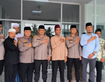 Silaturahmi dengan Kaops NCS Polri, Ustadz Abdul Somad Serukan Masyarakat Jaga Ketertiban Jelang Pemilu