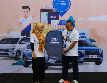 Jadi Penggerak Inklusi Keuangan, BRI Berikan Apresiasi Mobil Untuk Super AgenBRILink