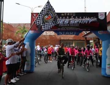 Gowes Sehat Polres Ngawi Jelang Hari Bhayangkara ke-77 Dibanjiri Hadiah