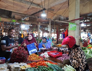 Edukasi Transaksi Digital UMKM Di Pasar Hamadi Papua, Volume Transaksi QRIS-BRI Tumbuh 587,3% YoY