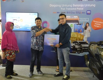 Apresiasi Nasabah, BRI Tebar Hadiah Undian Promo di Pasar Tanah Abang