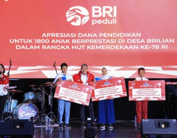 BRI Salurkan Beasiswa untuk 1800 Anak Berprestasi di Desa BRILiaN