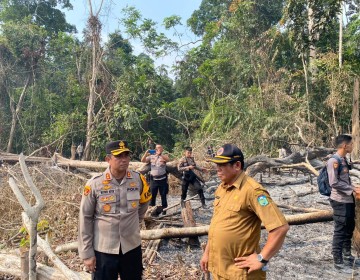 10 Hektare Lahan Terbakar di Kabupaten Tebo, Kapolres Pimpin Penyelidikan di Titik Hotspot