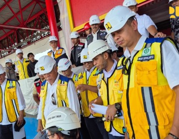  Menteri Basuki Tinjau Renovasi Stadion Gelora Madura Ratu Pamelingan di Pamekasan