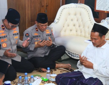 Gus Baha Apresiasi Polri Wujudkan Pemilu Aman dan Damai, Minta Masyarakat Terus Jaga Kerukunan 