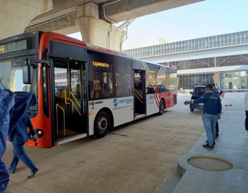 Ada Transjakarta, Akses Penumpang KA Cepat Whoosh Menuju Stasiun Halim Makin Mudah 