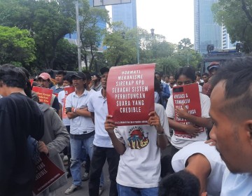 Mahasiswa Demo Dukung KPU dan Bawaslu, Hasil Pemilu adalah Suara Rakyat