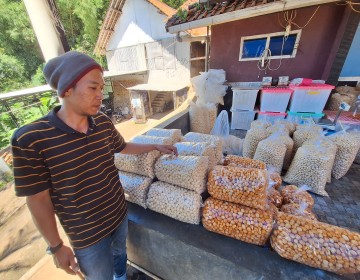 Usaha Endog Lewo Garut, Sukses Tingkatkan Produksi Berkat Pemberdayaan BRI KlasterkuHidupku